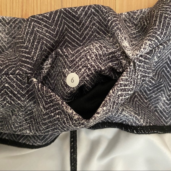 Lululemon Women’s Size 6 Capri Leggings Herringbone Pattern - Picture 12 of 14